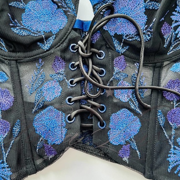 FOR LOVE & LEMONS Kaylee Floral Crop Top (size XS, S, M & L) NWT - Picture 6 of 10